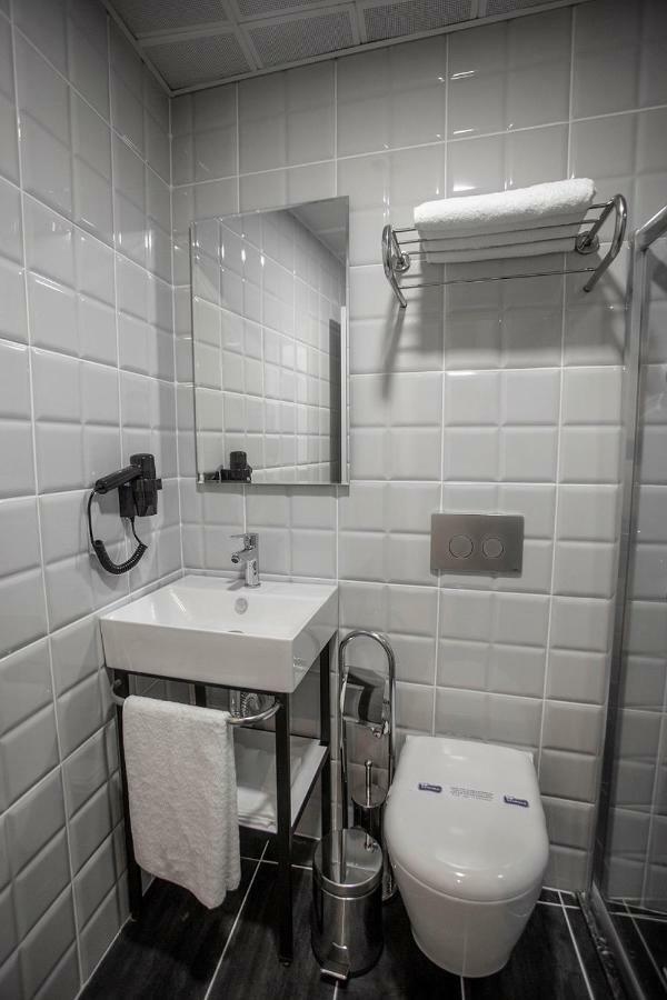 Uzer Otel ทรับซอน ภายนอก รูปภาพ